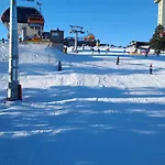 V Domecku 亚希莫夫